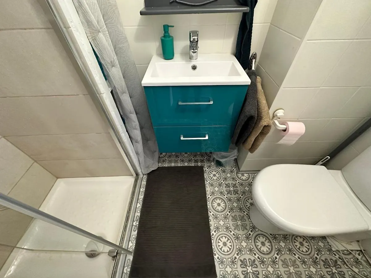 Apartment Studios Climatises Proche Mer Nizza