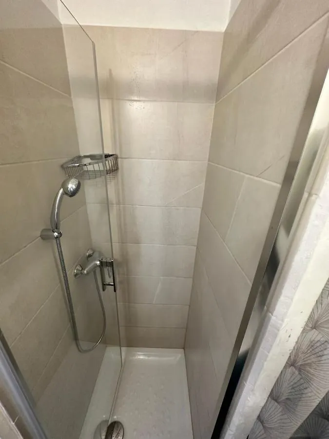 Studios Climatises Proche Mer Nizza Apartment